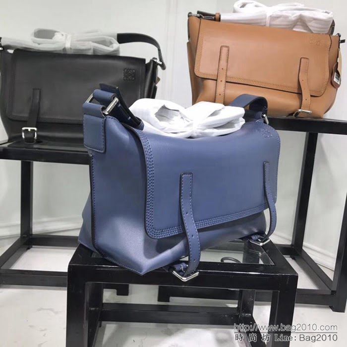 LOEWE羅意威 專櫃同步 Military Messenger 經典百搭信使包 男女同款 0169  jdl1080